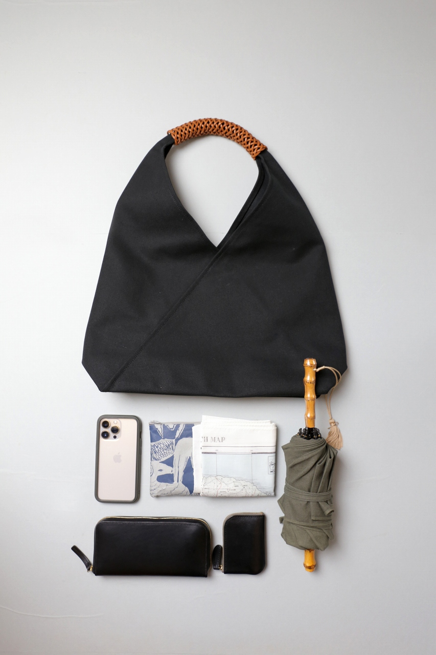 Kamaro'an（カマロアン）Woven Triangle Bag 58（Black）｜通販