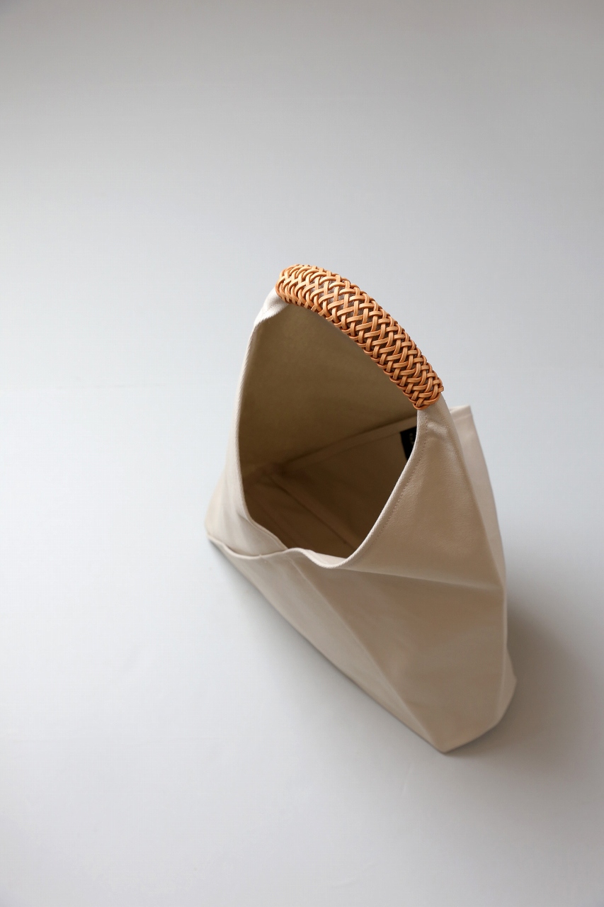Kamaro'an（カマロアン）｜Woven Triangle Bag 58（Ivory
