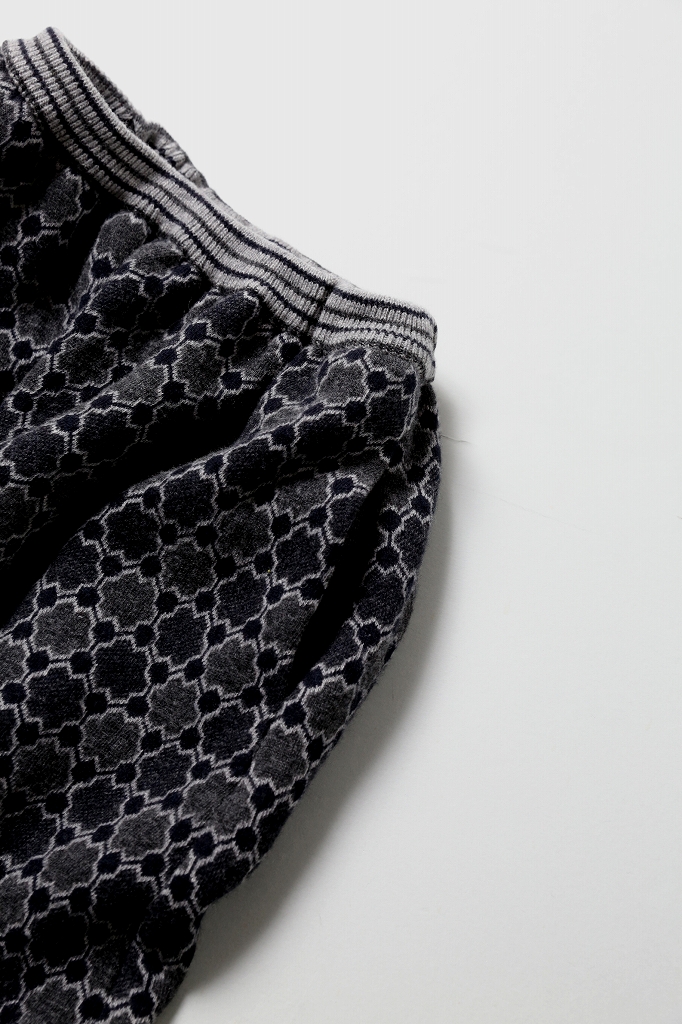 ヒカルノグチ スカート