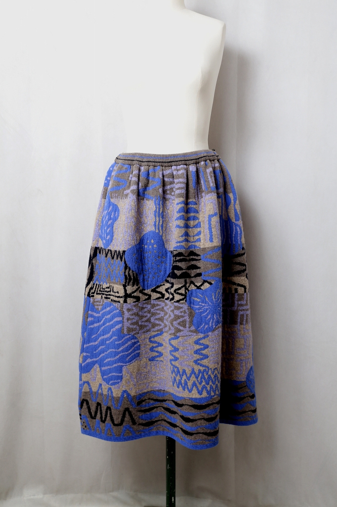 ヒカルノグチ スカート