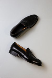 <img class='new_mark_img1' src='https://img.shop-pro.jp/img/new/icons8.gif' style='border:none;display:inline;margin:0px;padding:0px;width:auto;' />forme - Loafer（Black）Mens