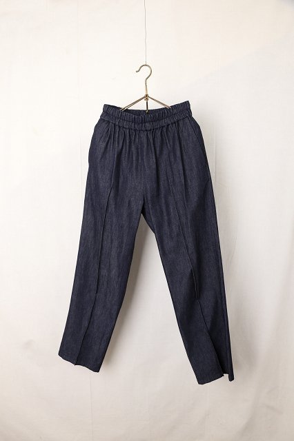 semoh（セモー）｜Light Denim Pin Tuck Easy Trousers（Blue）｜通販