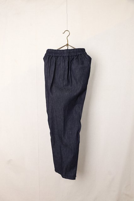 semoh（セモー）｜Light Denim Pin Tuck Easy Trousers（Blue）｜通販