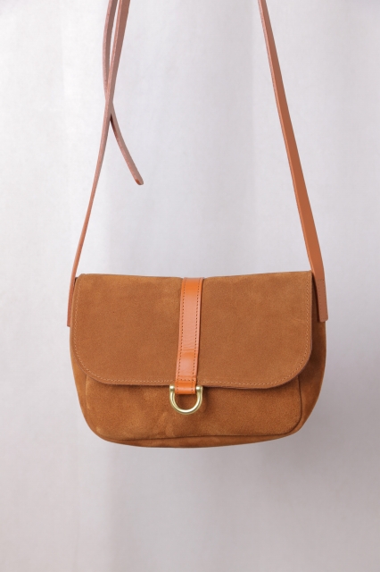 MIMI BERRY（ミミ・ベリー）｜ZOE - SMALL MAGLOCK BAG（Tan suede