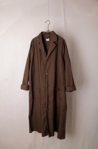 <img class='new_mark_img1' src='https://img.shop-pro.jp/img/new/icons8.gif' style='border:none;display:inline;margin:0px;padding:0px;width:auto;' />OLDMAN'S TAILOR - GARMENT DYE SHOP COAT（Brown）unisex