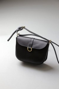 MIMI BERRYDAPHNE - SMALL SHOULDER BAG with MAGNET CLOSUREBlack