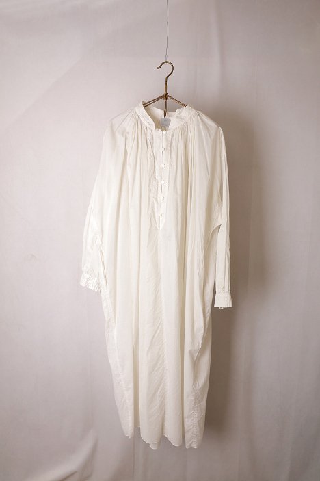 ŠP (エシュペー) / CHURCH SMOCK ONEPIECE ŠP (エシュペー) / CHURCH SMOCK ONEPIECE - メルカリ