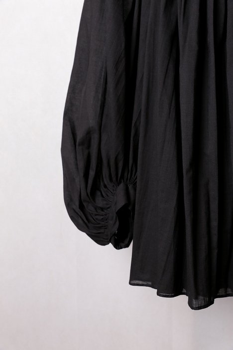 R&D.M.Co- GATHER SMOCK ブラウス ブラック R&D.M.Co- 2024 GATHER SMOCK ブラウス ブラック