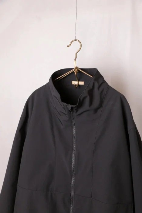 LAMOND（ラモンド）｜STAND NECK WIDE BLOUSON（Black）｜通販 - ソコノワ