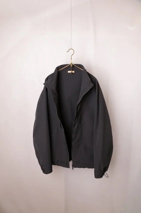 ラモンド　スタンドネックワイドブルゾン　　（ブラック） LAMOND STAND NECK WIDE BLOUSON – GOODNICHE