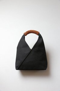 Kamaro'anWoven Triangle Bag 36Black