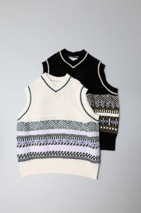 <img class='new_mark_img1' src='https://img.shop-pro.jp/img/new/icons8.gif' style='border:none;display:inline;margin:0px;padding:0px;width:auto;' />ASEEDONCLOUDfamily traditions knit vest2colorladies