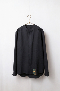 <img class='new_mark_img1' src='https://img.shop-pro.jp/img/new/icons8.gif' style='border:none;display:inline;margin:0px;padding:0px;width:auto;' />HandwerkerHW collarless shirtBlackunisex
