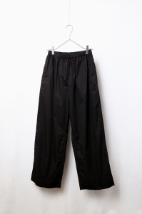 <img class='new_mark_img1' src='https://img.shop-pro.jp/img/new/icons8.gif' style='border:none;display:inline;margin:0px;padding:0px;width:auto;' />R&D.M.Co-GARMENT DYE TWILL COTTON RELAX GUM PANTSBlackladies