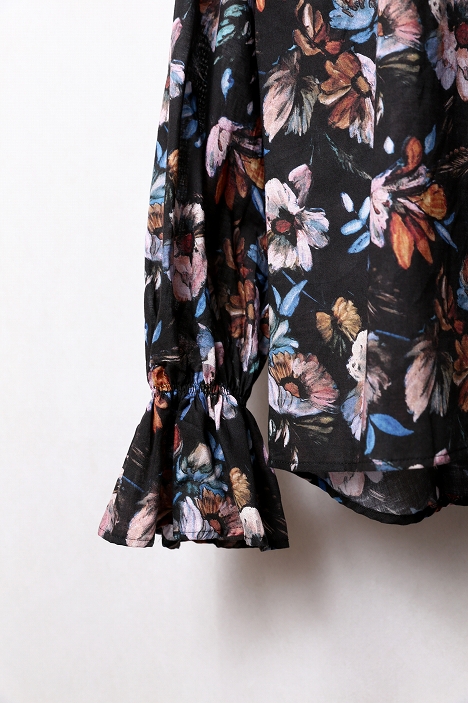 完売 新品未使用 susuri ススリ コットン メロフォン ブラウス 花柄 susuri ススリ コットン メロフォン ブラウス 25-450 2025aw新作