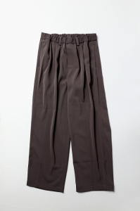 <img class='new_mark_img1' src='https://img.shop-pro.jp/img/new/icons8.gif' style='border:none;display:inline;margin:0px;padding:0px;width:auto;' />LAMONDTWILL TWIST CENTER SEAM PANTSDark Brown