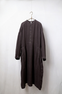 prit|フレンチリネンドビークロス スタンドカラープルオーバーワンピース(Dark Brown)