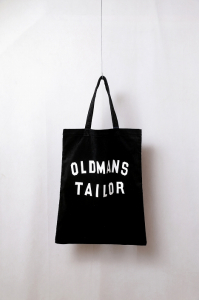 <img class='new_mark_img1' src='https://img.shop-pro.jp/img/new/icons8.gif' style='border:none;display:inline;margin:0px;padding:0px;width:auto;' />OLDMAN'S TAILOR|OMT PRINT TOTE BAG(2color)