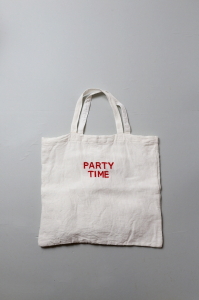 <img class='new_mark_img1' src='https://img.shop-pro.jp/img/new/icons8.gif' style='border:none;display:inline;margin:0px;padding:0px;width:auto;' />R&D.M.Co-|TOTE BAG(PARTY TIME)