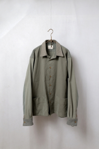 <img class='new_mark_img1' src='https://img.shop-pro.jp/img/new/icons8.gif' style='border:none;display:inline;margin:0px;padding:0px;width:auto;' />Brown BrownRemake Shirt BlousonOlive