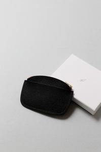 <img class='new_mark_img1' src='https://img.shop-pro.jp/img/new/icons8.gif' style='border:none;display:inline;margin:0px;padding:0px;width:auto;' />formeCoin purseBlackSerpentine