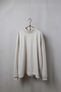 <img class='new_mark_img1' src='https://img.shop-pro.jp/img/new/icons8.gif' style='border:none;display:inline;margin:0px;padding:0px;width:auto;' />LAMONDDRAWST MOCKNECK WOOL LONG TEE2colormens