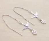 ハンドメイド限定品☆不思議のメダイ付き☆幸せを運ぶツバメのピアス