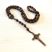 ベネディクト紐編み木製十字架ロザリオ