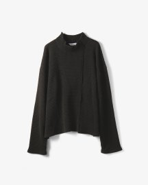 <img class='new_mark_img1' src='https://img.shop-pro.jp/img/new/icons20.gif' style='border:none;display:inline;margin:0px;padding:0px;width:auto;' />WAFFLE MOCK NECK LOOSE SLEEVE TEE
