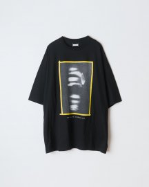 <img class='new_mark_img1' src='https://img.shop-pro.jp/img/new/icons13.gif' style='border:none;display:inline;margin:0px;padding:0px;width:auto;' />SILKETE COTTON PRINT TEE 