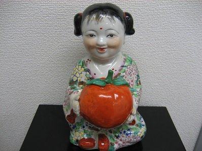 陶器のお人形（おんなのこ）　柿 - Chai-Tro（チャイトロ） - チャイナでレトロな雑貨屋さん - 中国・アジア雑貨取扱