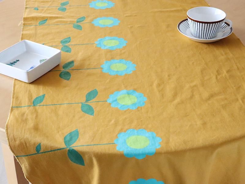 【匿名配送】スウェーデン生地♪　インテリア雑貨　北欧布地　古い木箱　額　海の風景 匿名配送】スウェーデン生地♪ インテリア雑貨 北欧布地 古い木