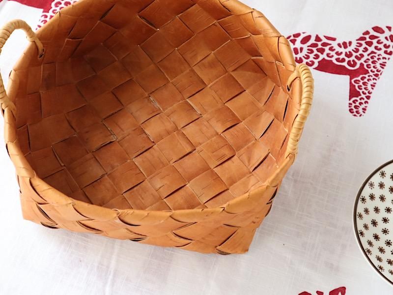 北欧 白樺のカゴ(ハンドル付き・浅型)ヴィンテージ-北欧雑貨 北欧 白樺のカゴ(ハンドル付き・浅型)ヴィンテージ-北欧雑貨