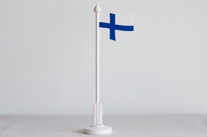 Larssons Tra ラッセントレー テーブルフラッグ フィンランドの国旗 の通販ショップ 北欧雑貨 北欧インテリア キッチン雑貨のお店 Suosikki 北欧雑貨店 スオシッキ