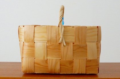 北欧フィンランド モミの木のカゴ バスケット（Ｍ）通販- 北欧雑貨 