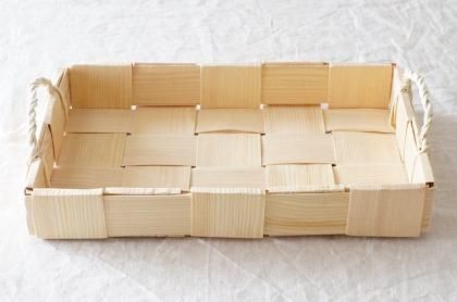 エストニアの手づくりかご 平らなかご「トレー」 【かご・バスケット
