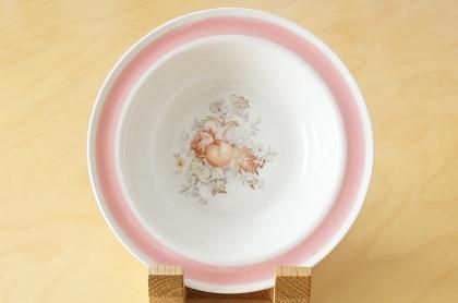 北欧ヴィンテージ食器 アラビア Arabia デザートボウル ピンク 北欧雑貨 北欧インテリア キッチン雑貨のお店 Suosikki 北欧雑貨店 スオシッキ 北欧ヴィンテージ食器 アラビア Arabia デザートボウル ピンク 北欧雑貨 北欧インテリア キッチン雑貨のお店 Suosikki 北欧雑貨店 スオシッキ