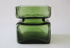 Riihimaen lasi（リーヒマエン・ラシ）社 Pala(パラ)シリーズ ガラスの花瓶/フラワーベース（グリーン）