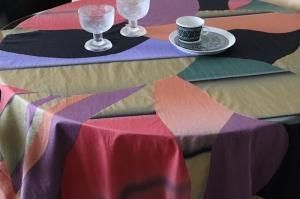 希少 激レア 日本未発売 マリメッコ ウニッコ ラウンドテーブル 赤