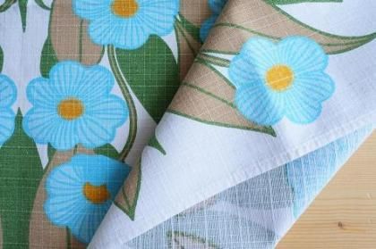 【アオイ】北欧ヴィンテージ うぐいす色のお花模様のクロス 楽天市場】[12％OFFクーポン配布19日20時〜1時間限定] 壁紙 北欧