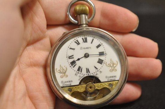 レトロスイス製　懐中時計　手回し式