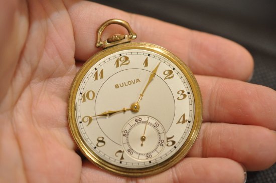 2628] ブローバ Bulova 懐中時計 17AH 3サイン メタル文字盤 1950年 アンティーク - アンティーク懐中時計の販売買取専門店  古響堂