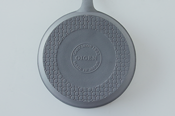 SOLITTO 20cm - 鉄フライパン | 及源鋳造【公式オンライン SOLITTO 20cm - 鉄フライパン | 及源鋳造【公式オンライン