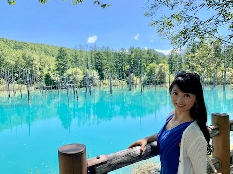 北海道美瑛町にある「青の池」