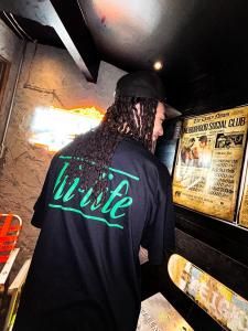 hi life T-shirt (BLK×GRN)