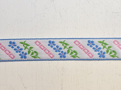 緑園｜東欧手芸雑貨　ドイツ　水色花の刺繍テープ（白）