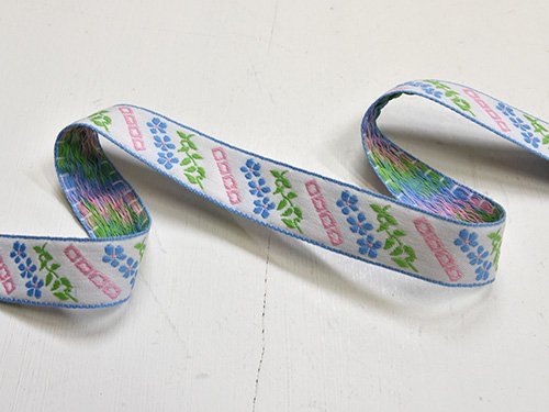 緑園｜東欧手芸雑貨　ドイツ　水色花の刺繍テープ（白）