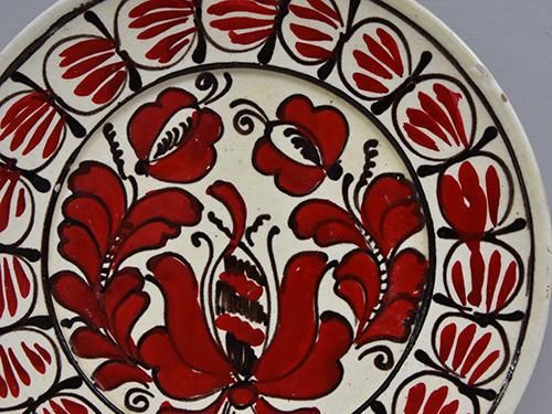 緑園｜東欧食器 ルーマニア ハンドペイント赤花プレートA