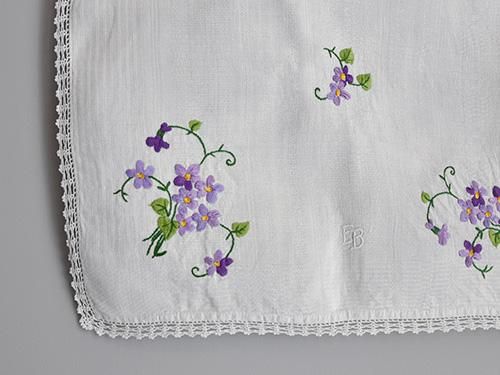 刺繍のテーブルセンター （汕頭スワトウ刺繍 テーブルセンター1