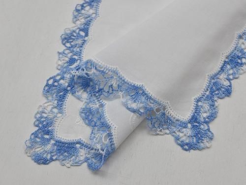 緑園｜東欧雑貨 ドイツ 刺繍レースハンカチ（青水色）